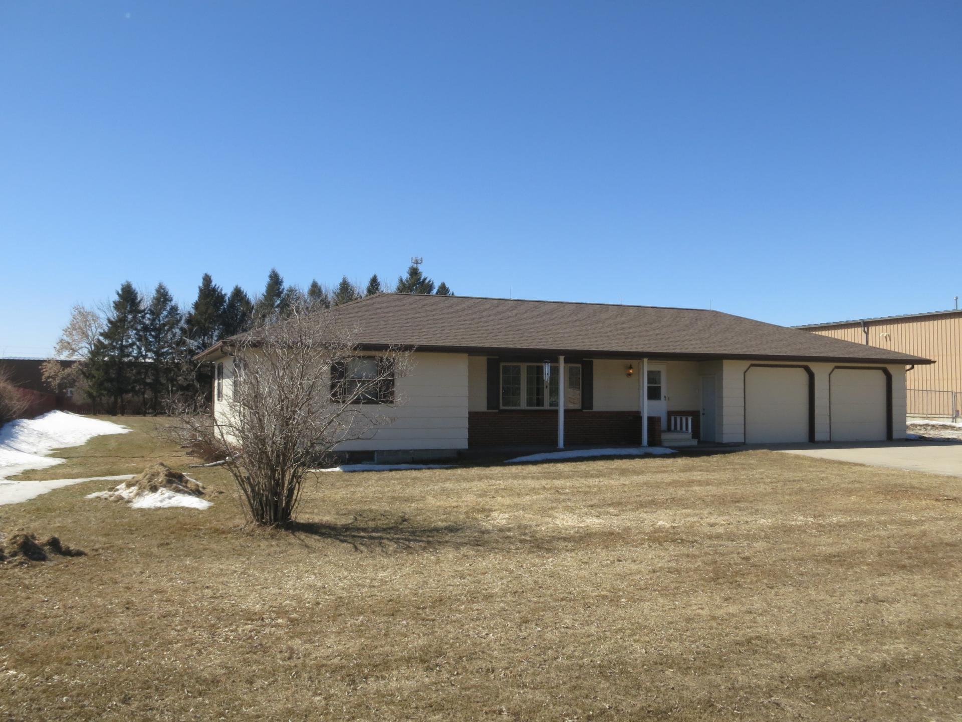 Home and 3 buildings to be moved Dickinson County Milford Midwest