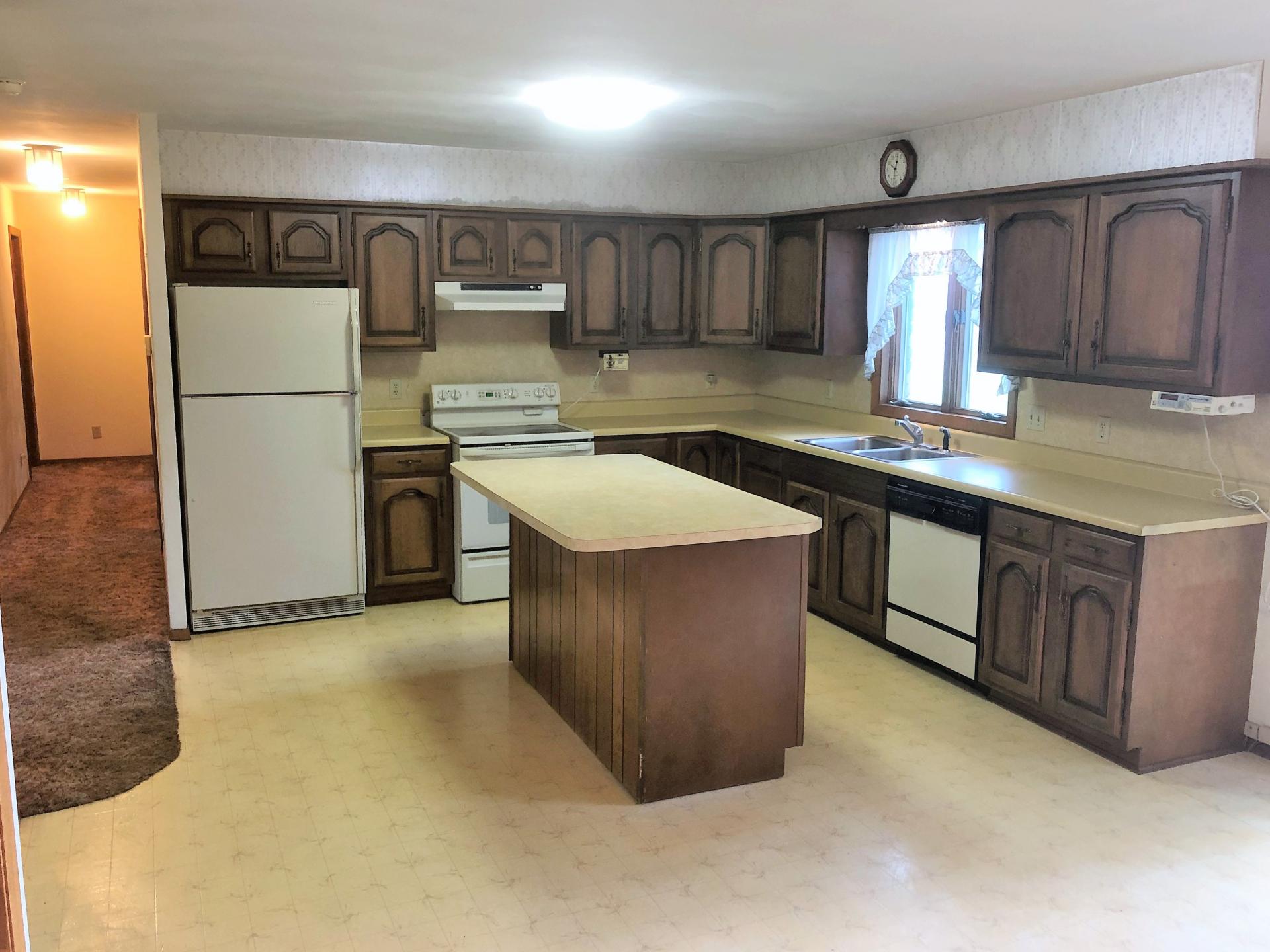 200 4th Street N, Terril, Iowa Midwest Land Management & Real