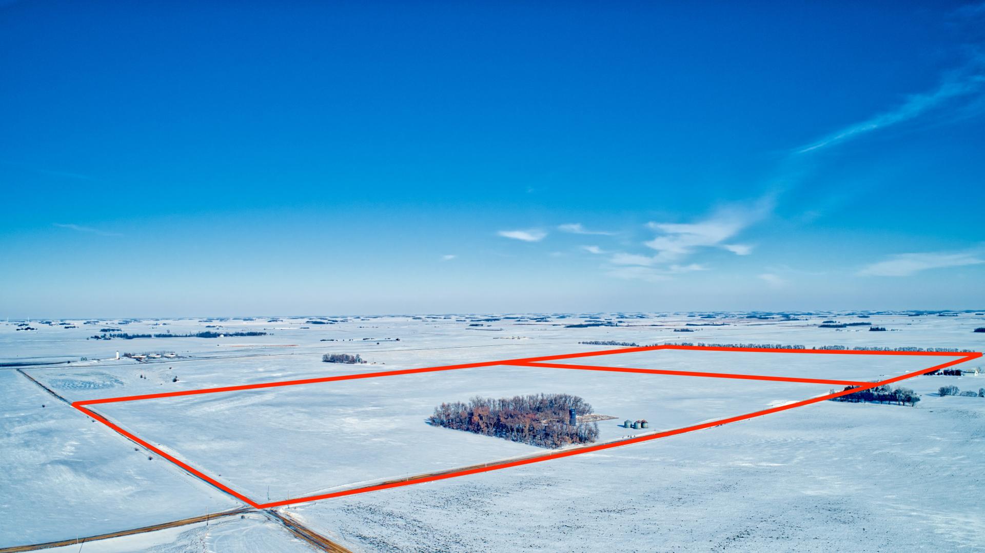 311 Acres m/l Dickinson County Silver Lake Township Midwest Land