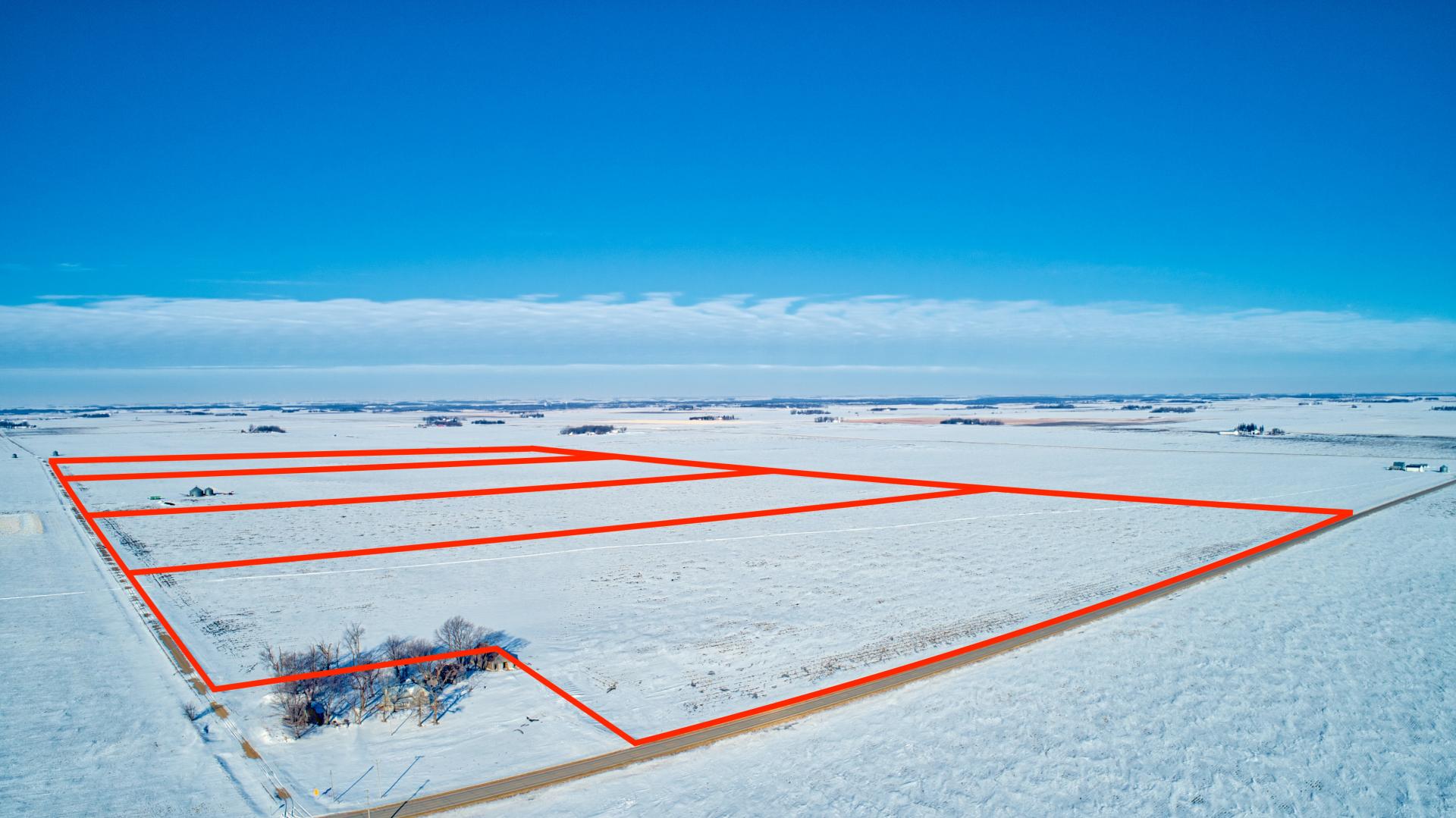 827 Acres m/l Dickinson, Emmet & Palo Alto Counties Milford, Twelve