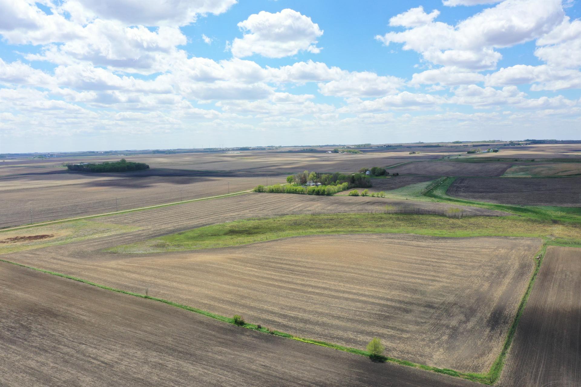 40 Acres m/l Palo Alto County Emmetsburg Township Midwest Land Management & Real Estate