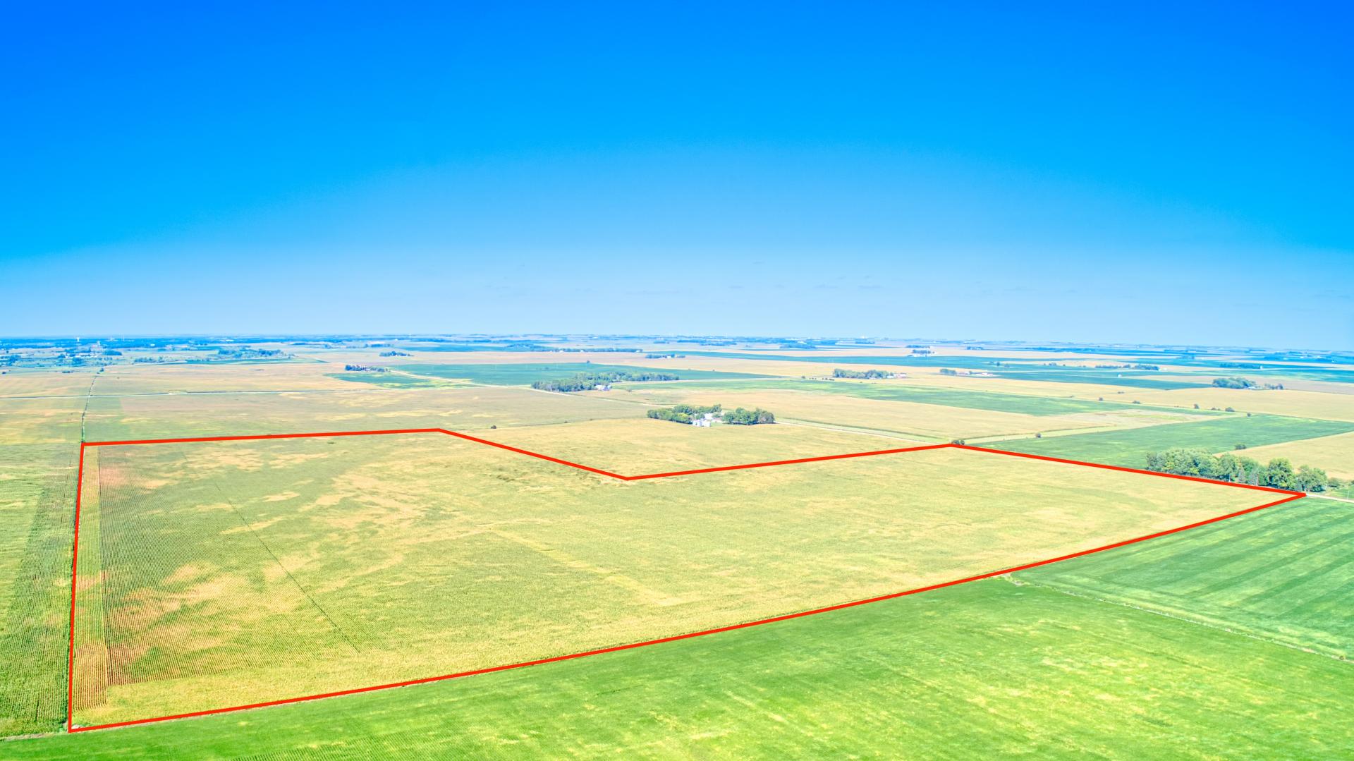 120 Acres m/l Dickinson County Milford Township Midwest Land