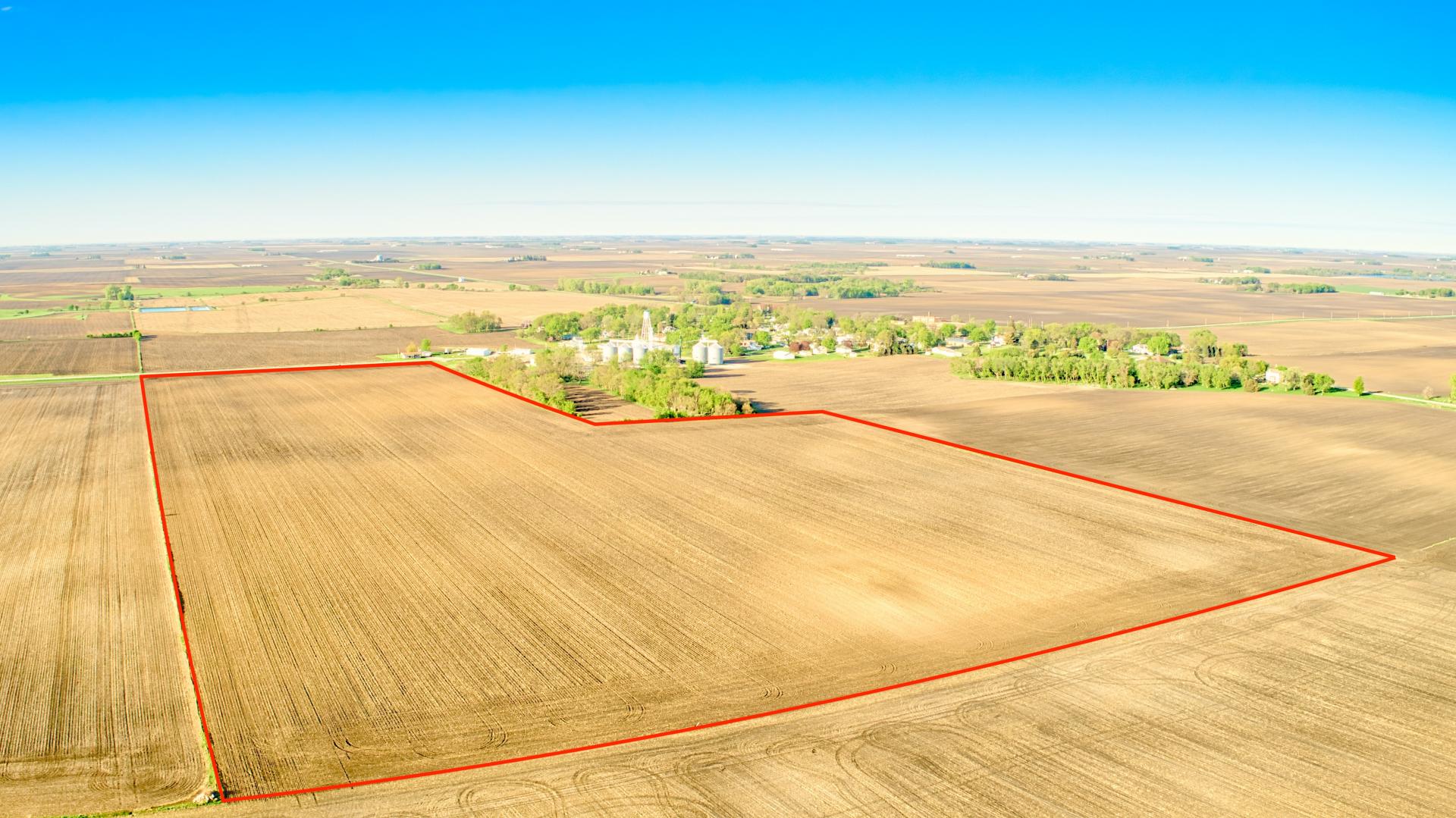 140 Acres Selling in 2 Tracts Palo Alto County Silver Lake Township