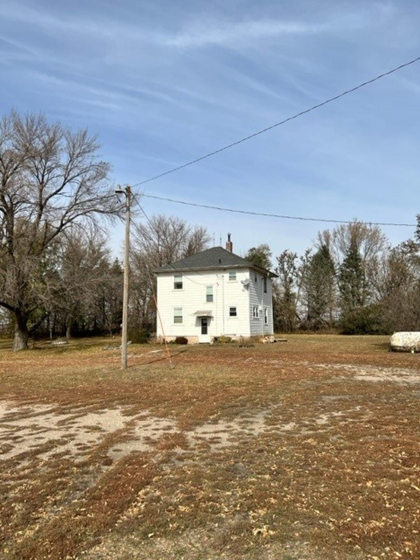 2 Story Home on 24.87 Acres Clay County Lincoln Township Midwest