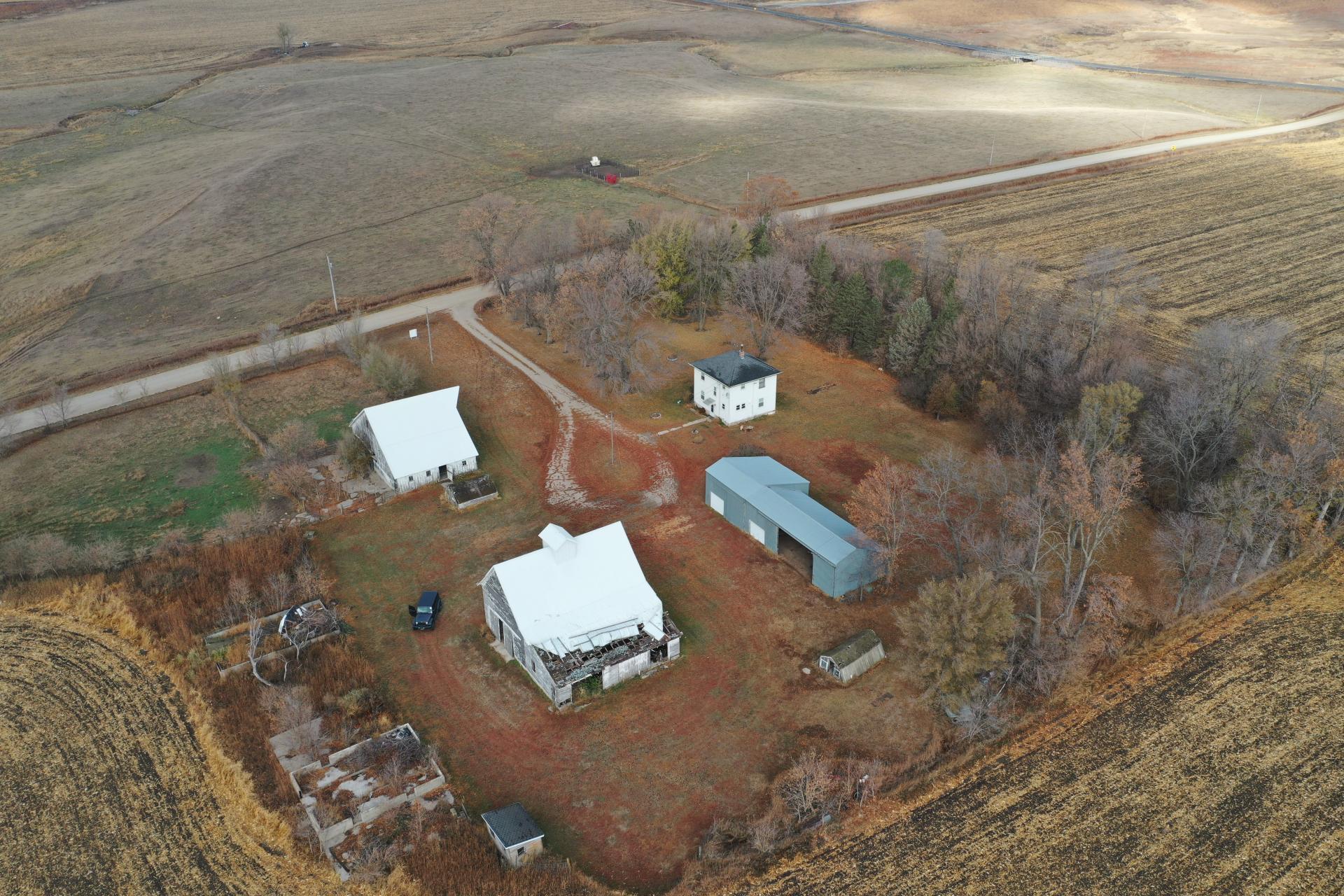 2 Story Home on 24.87 Acres Clay County Lincoln Township Midwest