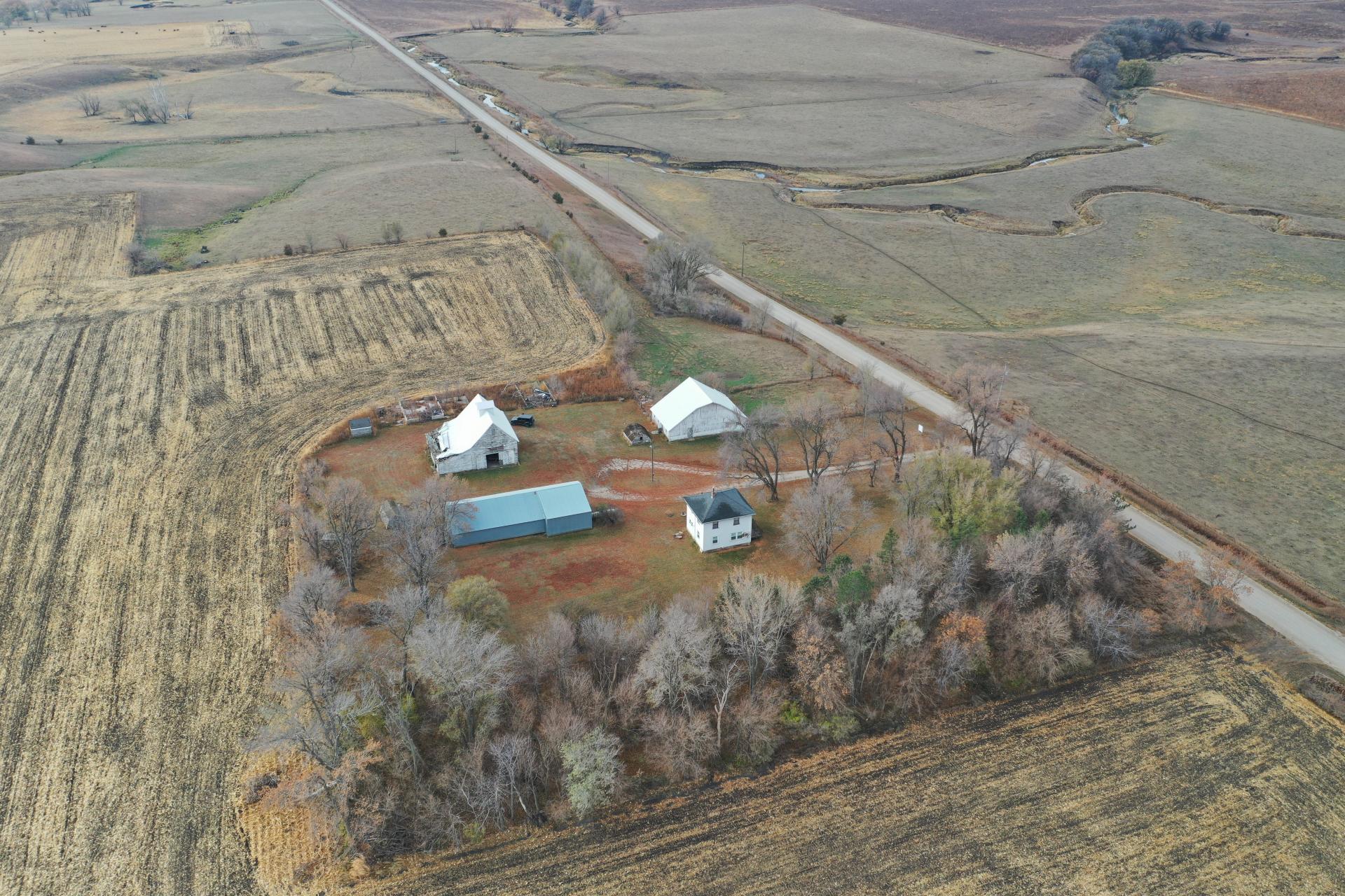 2 Story Home on 24.87 Acres Clay County Lincoln Township Midwest