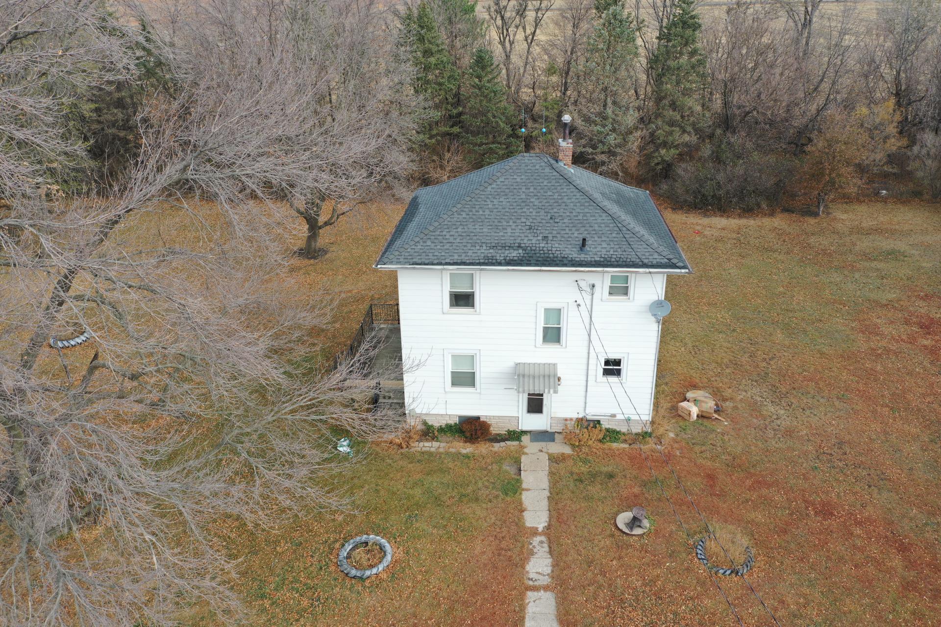 2 Story Home on 24.87 Acres Clay County Lincoln Township Midwest