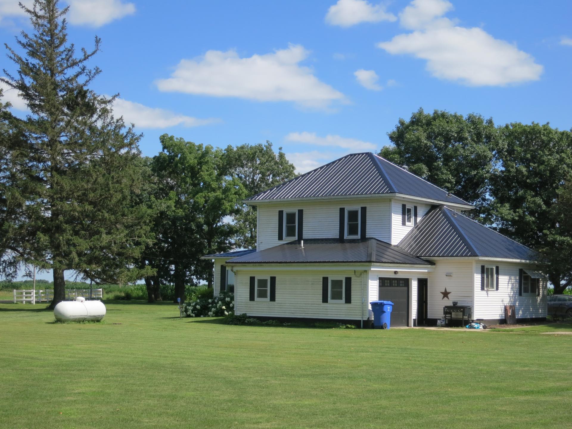 2 Story Home on 13.81 Acres Buena Vista County Brooke Township Midwest Land Management & Real