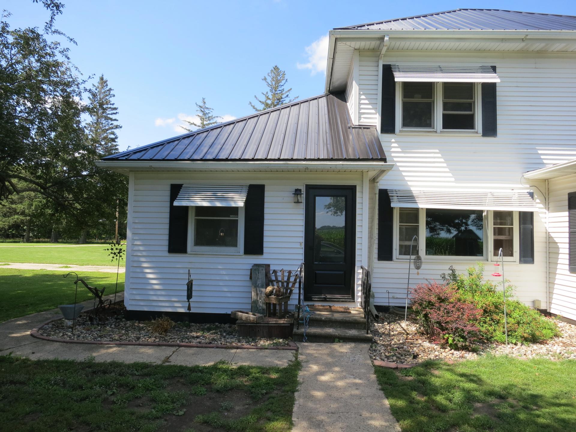 2 Story Home on 13.81 Acres Buena Vista County Brooke Township Midwest Land Management & Real