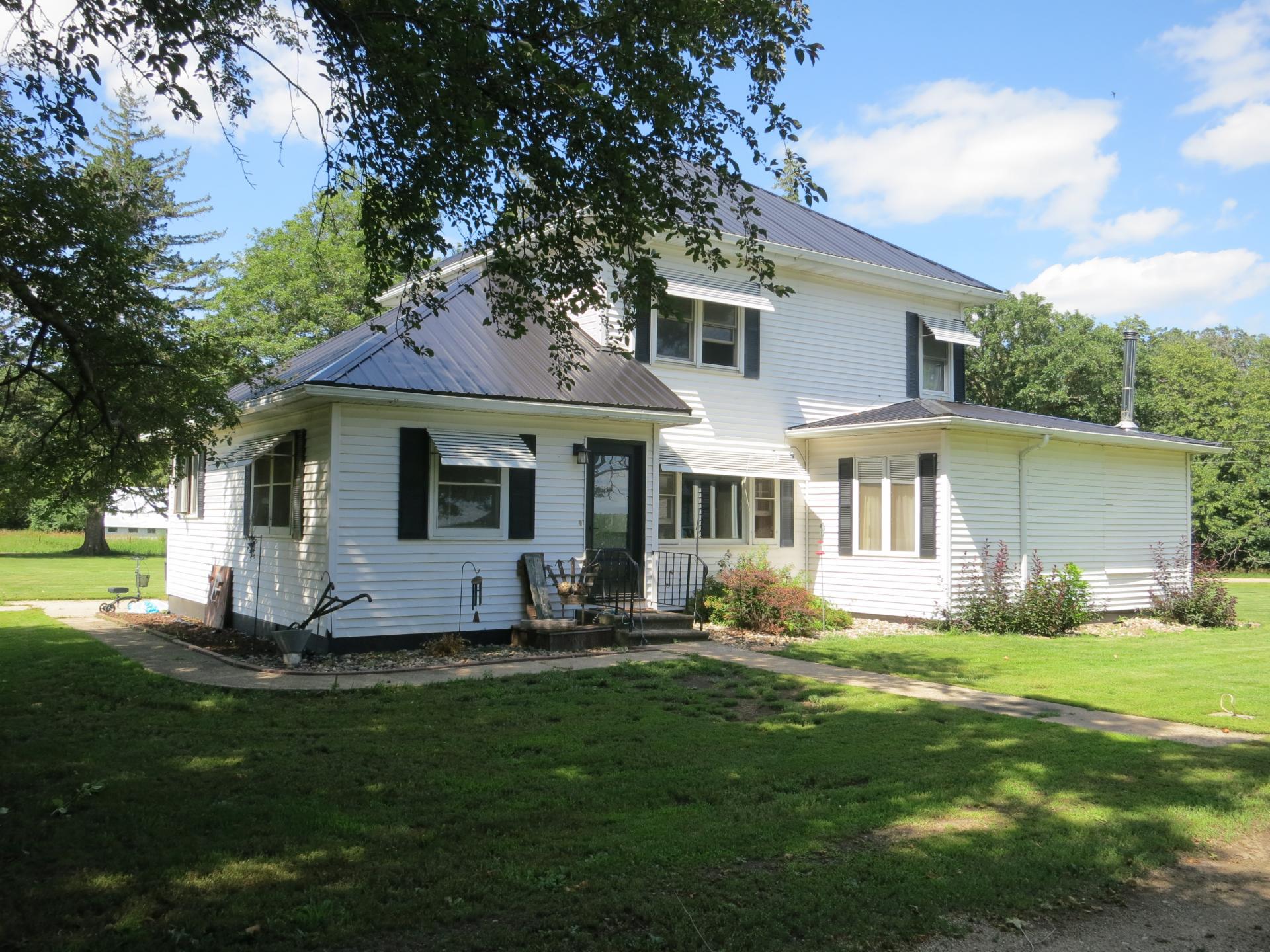 2 Story Home on 13.81 Acres Buena Vista County Brooke Township Midwest Land Management & Real