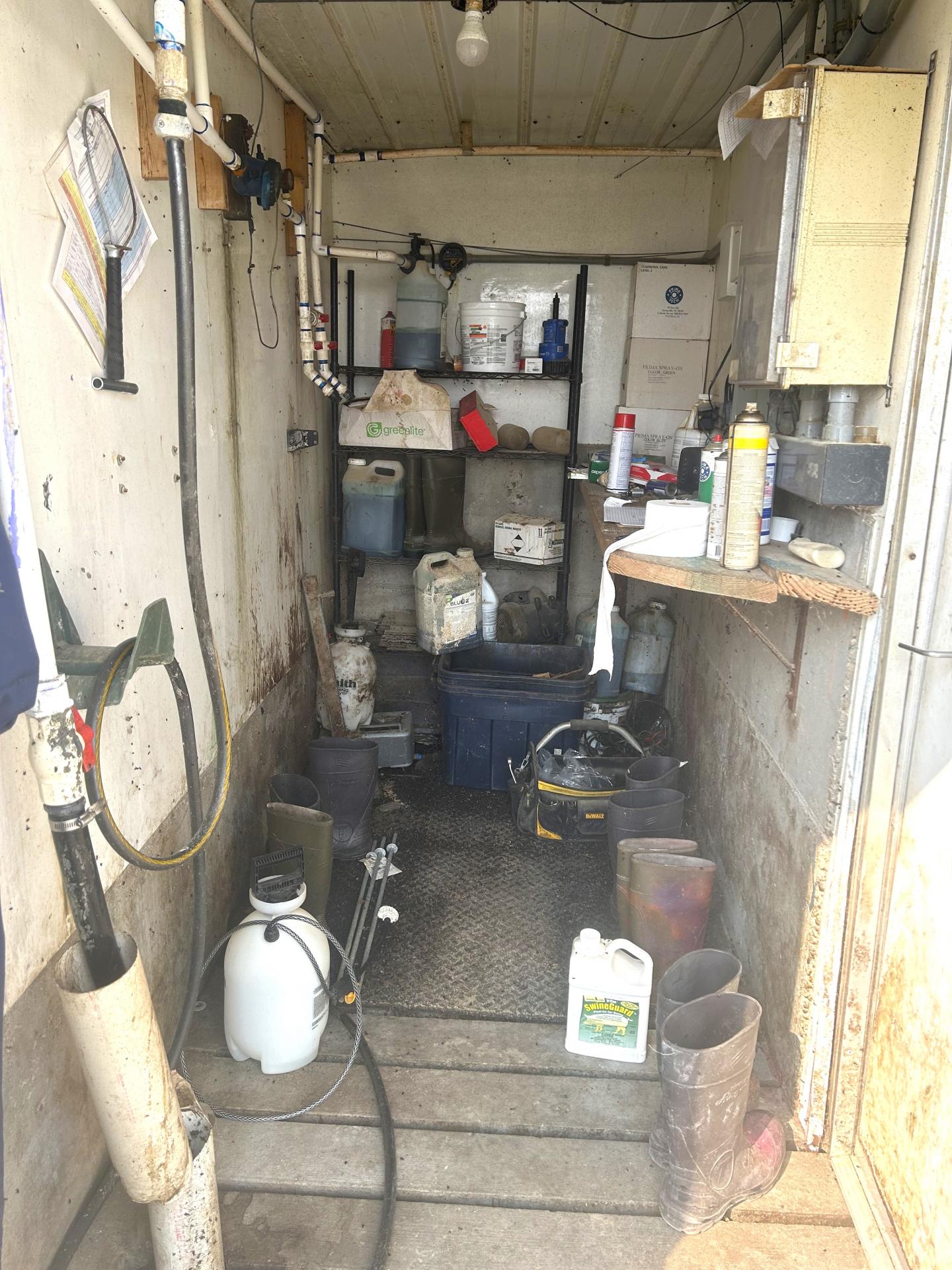 2 1200 Head Finishing Barns Plymouth County Midwest Land