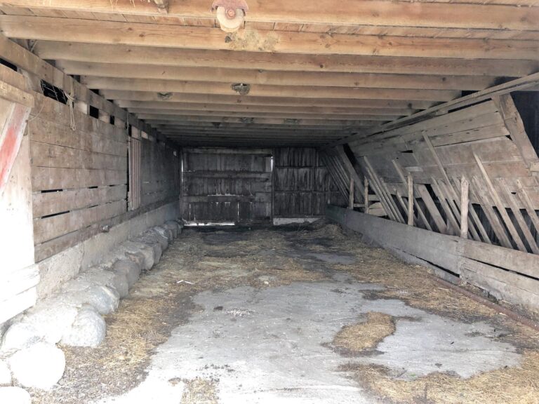 12.54 Acre Acreage-Barn-1602260375