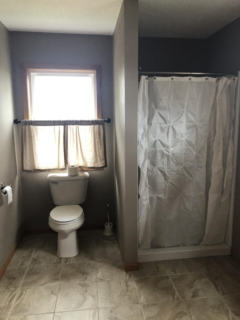 12.54 Acre Acreage-Bathroom 1-1602259658