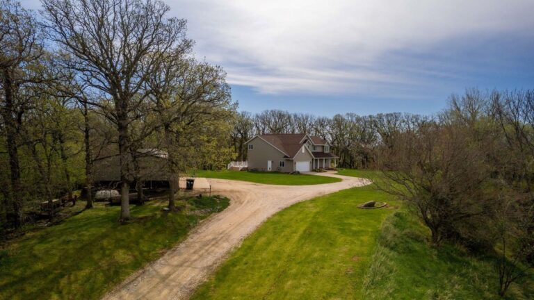 2 Story Home on 18.7 Acres-Acreage-1715191878