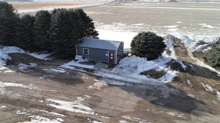 3,300 Head Wean to Finish Hog Site & Equipment-1-1610646189