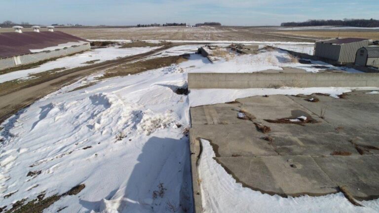 3,300 Head Wean to Finish Hog Site & Equipment-1-1610646432