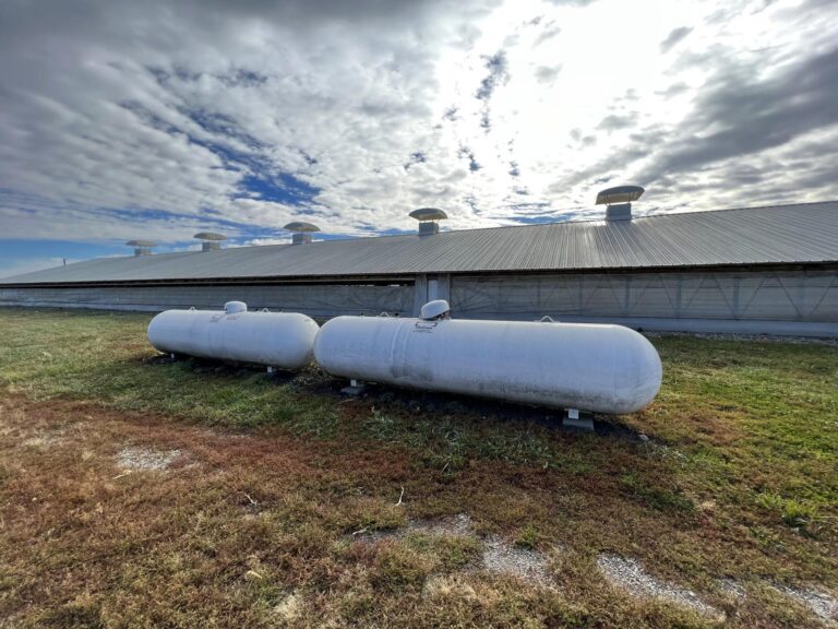 4,400 Head Wean-to-Finish Hog Facility-1-1670364191