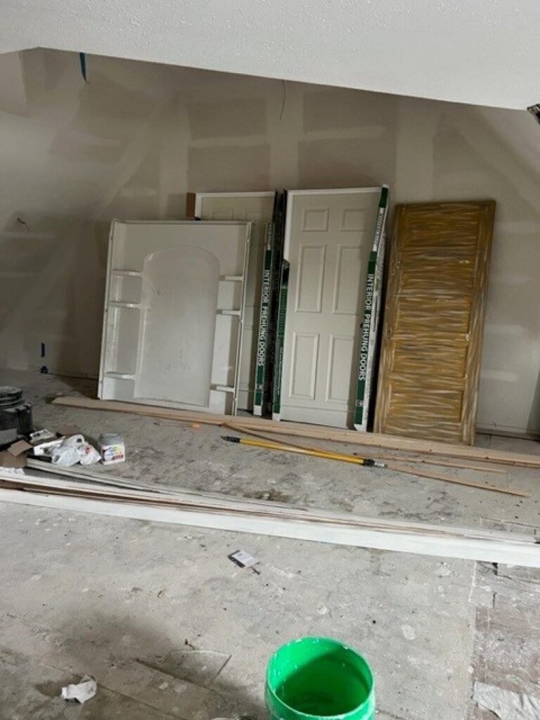 Apartment Complex-303 E 4th St-1672420521