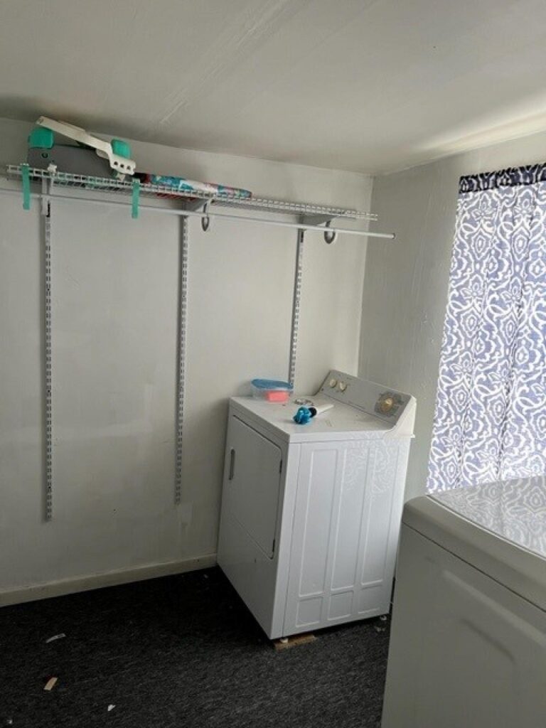 Apartment Complex-303 E 4th St-1672421886