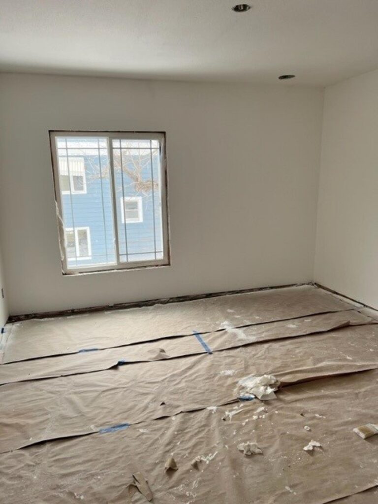 Apartment Complex-303 E 4th St-1672421920