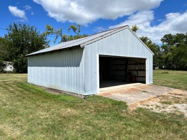 Home & Outbuildings on 5.26 Acres m_l-Acreage-1723493691