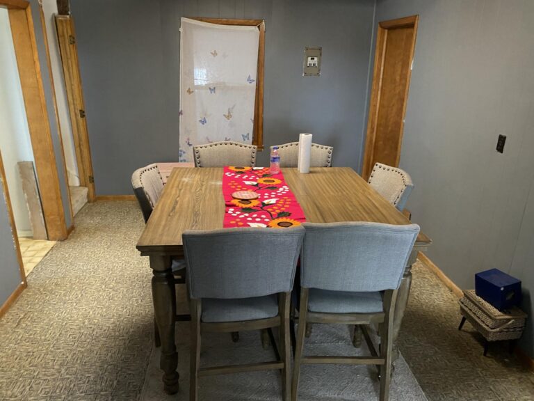 2 Story Home on 10.25 Acres-Dining room-1649960052