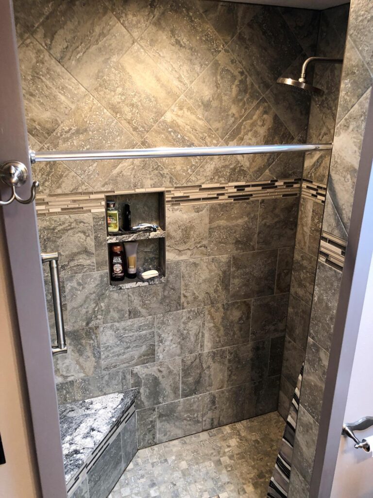 4.25 Acre Acreage-Master Bath-1561486827