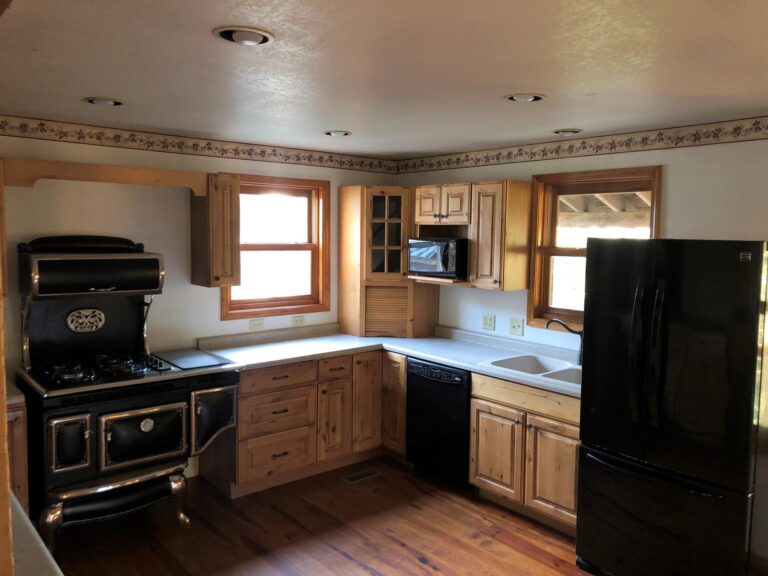 Log Home on 30.1 Surveyed Acres-kitchen-1570645482