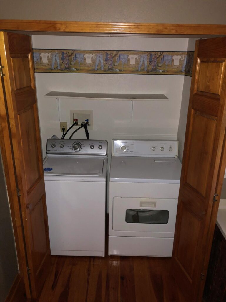 Log Home on 30.1 Surveyed Acres-laundry-1570645988