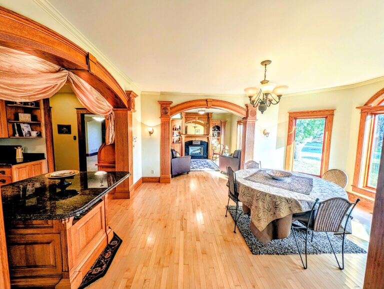 PXL_20251002_220717946~2