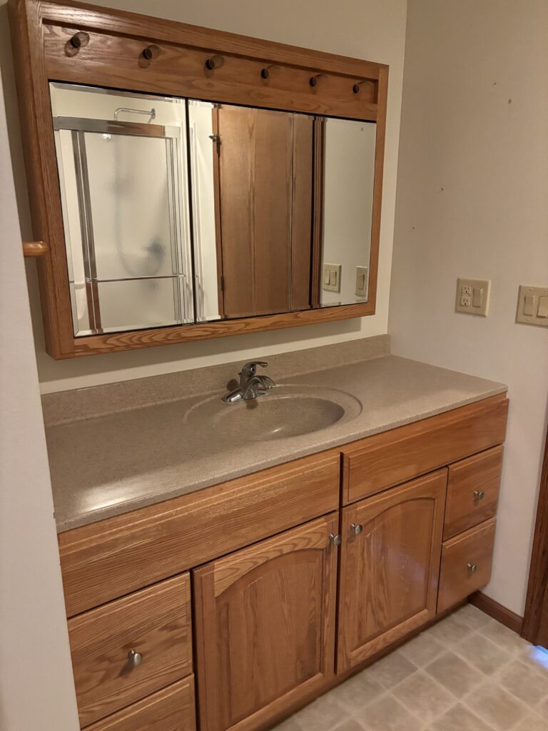Bathroom 1 Vanity